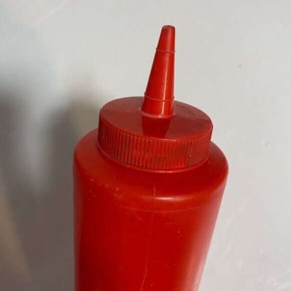 TableCraft Red Squeeze Bottle 12 oz - Picture 4 of 6